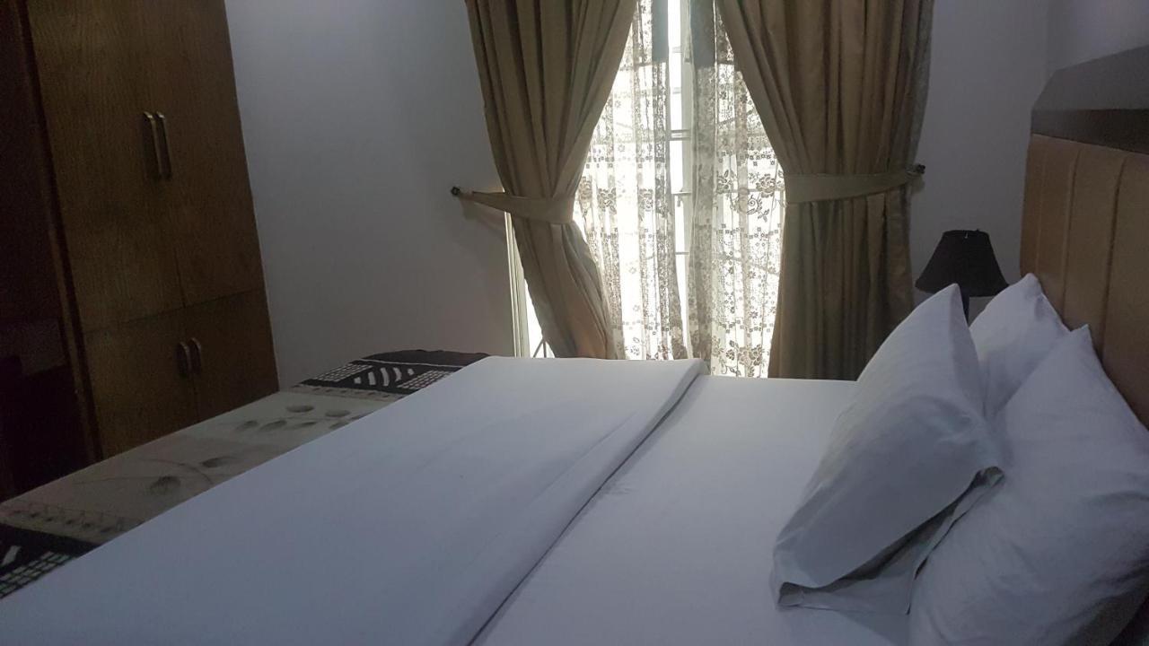 Midtown Hotel Rawalpindi Bagian luar foto