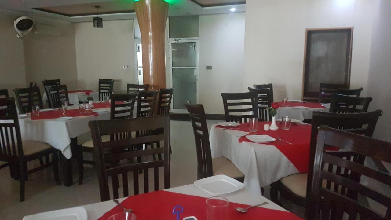 Midtown Hotel Rawalpindi Bagian luar foto