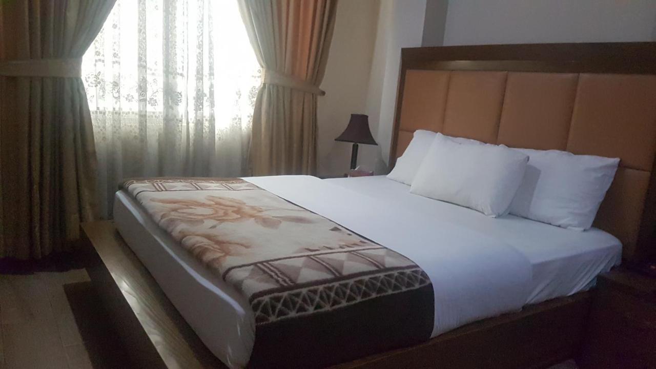 Midtown Hotel Rawalpindi Bagian luar foto