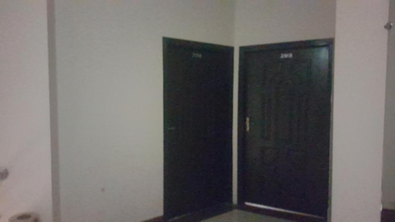 Midtown Hotel Rawalpindi Bagian luar foto