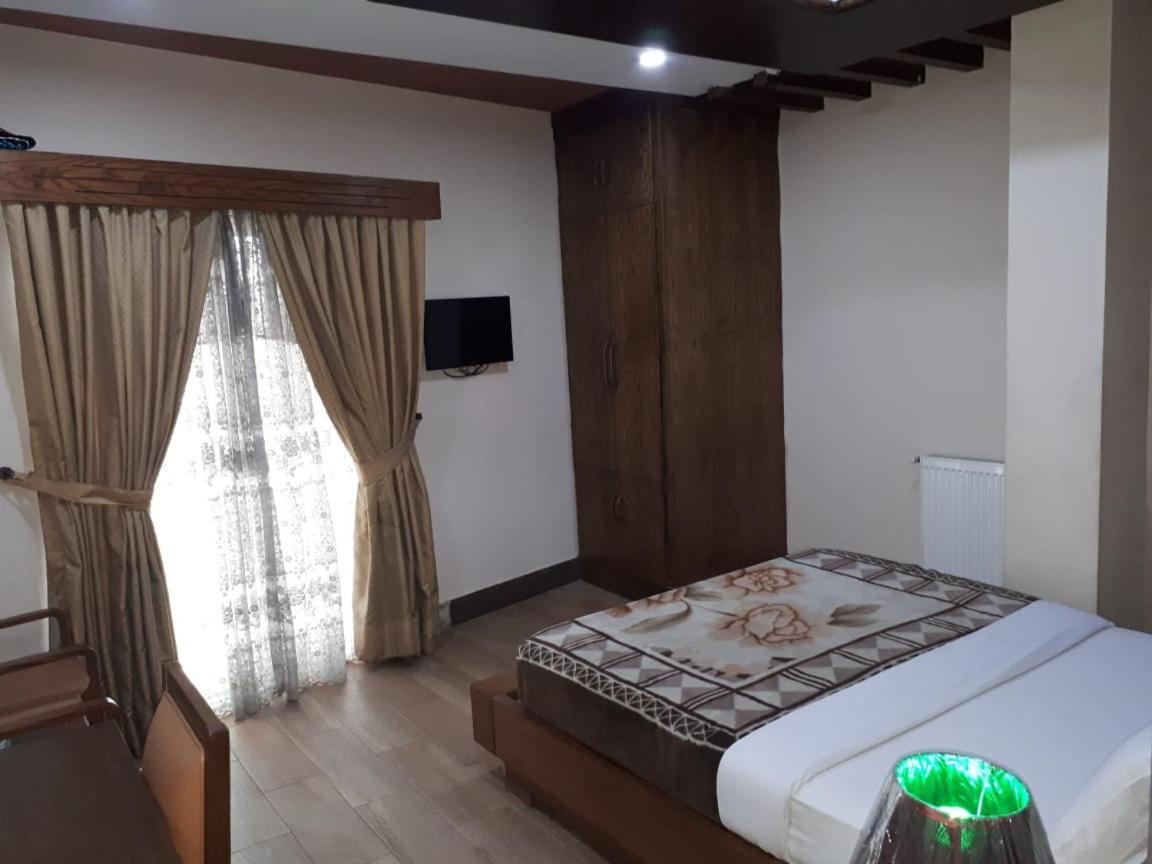 Midtown Hotel Rawalpindi Bagian luar foto