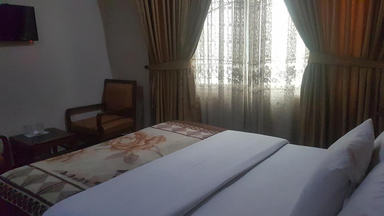 Midtown Hotel Rawalpindi Bagian luar foto