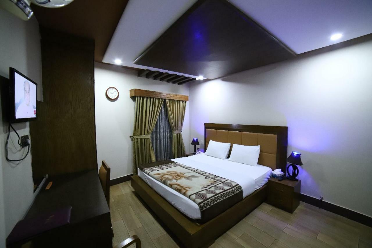 Midtown Hotel Rawalpindi Bagian luar foto