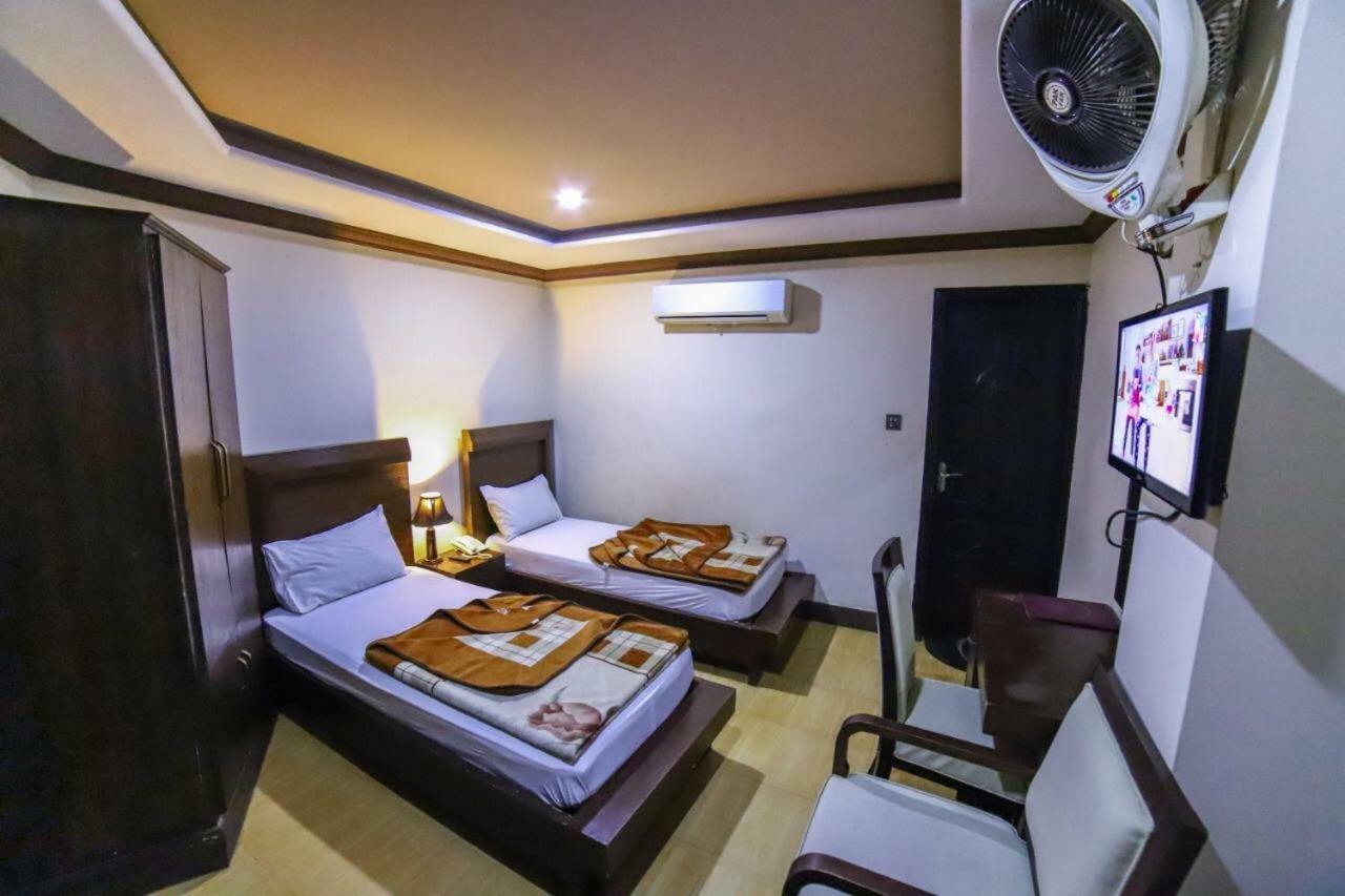 Midtown Hotel Rawalpindi Bagian luar foto