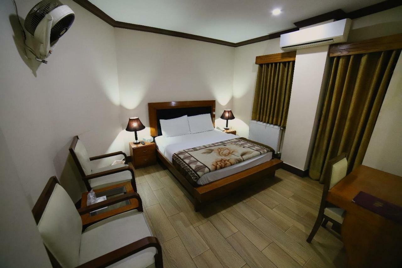 Midtown Hotel Rawalpindi Bagian luar foto